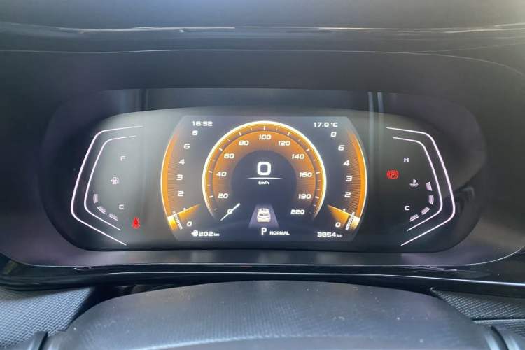 Used CHANGAN OSHAN X5 2022 Sport Edition 1.5T DCT Hurricane Sonic Odometer Close Up
