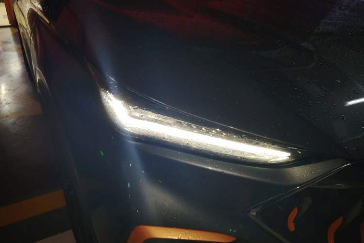 Used CHANGAN OSHAN X5 2022 Sport Edition 1.5T DCT Hurricane Sonic Right Front Headlight