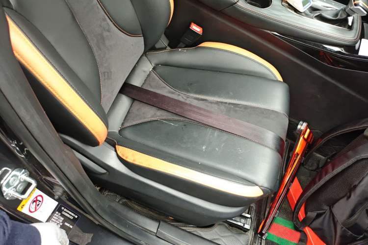Used CHANGAN OSHAN X5 2022 Sport Edition 1.5T DCT Cyclone Assault Right Front Seat