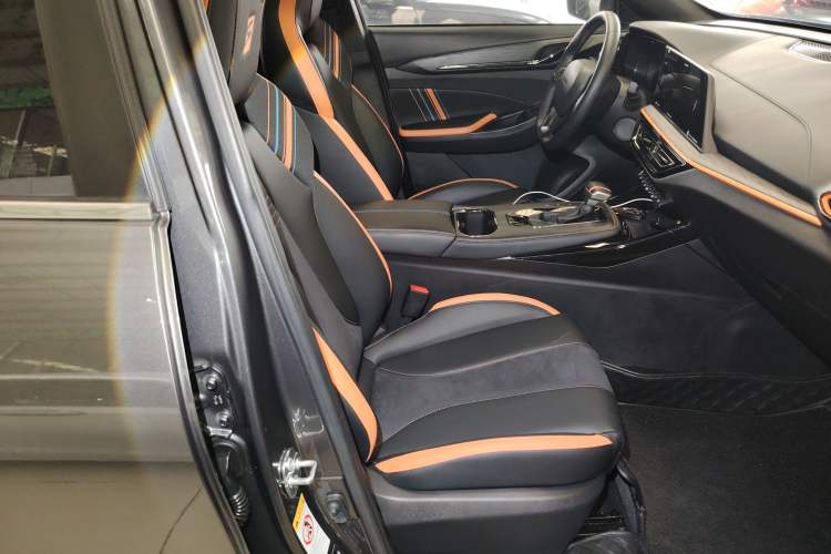 Used CHANGAN OSHAN X5 2022 Sport Edition 1.5T DCT Cyclone Assault Right Front Seat