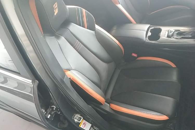 Used CHANGAN OSHAN X5 2022 Sport Edition 1.5T DCT Cyclone Assault Right Front Seat