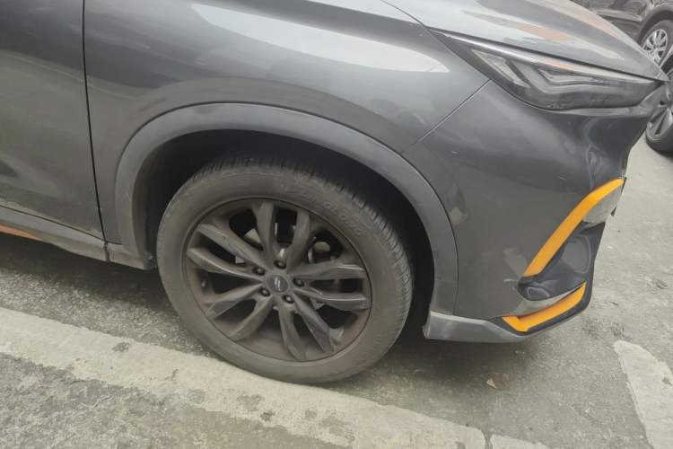 Used CHANGAN OSHAN X5 2022 Sport Edition 1.5T DCT Cyclone Assault Right Front Wheel Hub