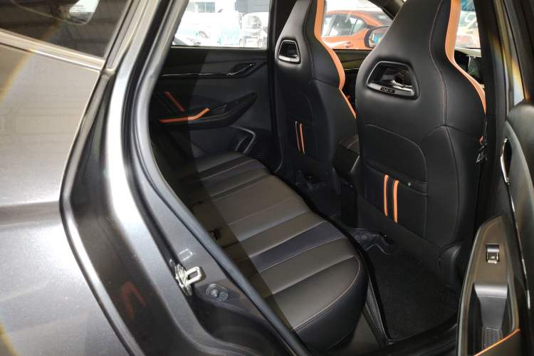 Used CHANGAN OSHAN X5 2022 Sport Edition 1.5T DCT Cyclone Assault Right Rear Seat