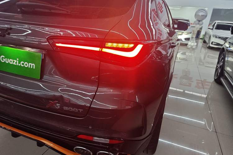 Used CHANGAN OSHAN X5 2022 Sport Edition 1.5T DCT Hurricane Sonic Right Rear Taillight