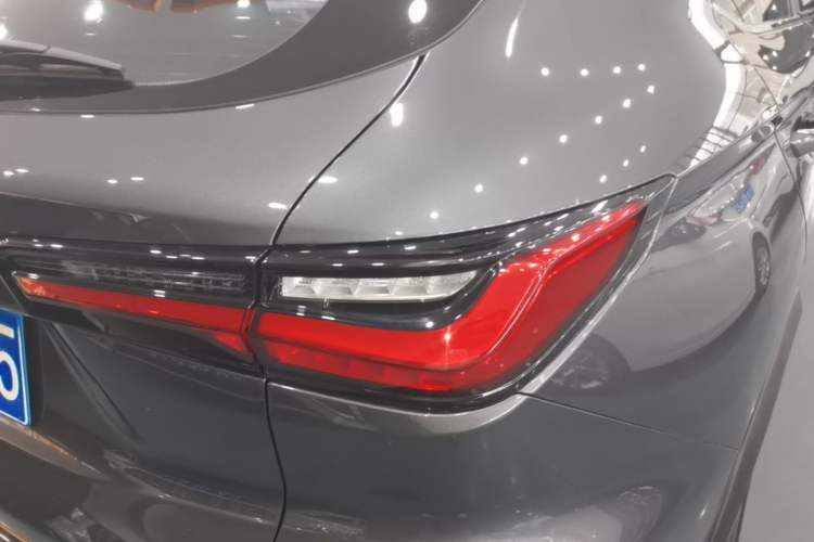 Used CHANGAN OSHAN X5 2022 Sport Edition 1.5T DCT Hurricane Sonic Right Rear Taillight