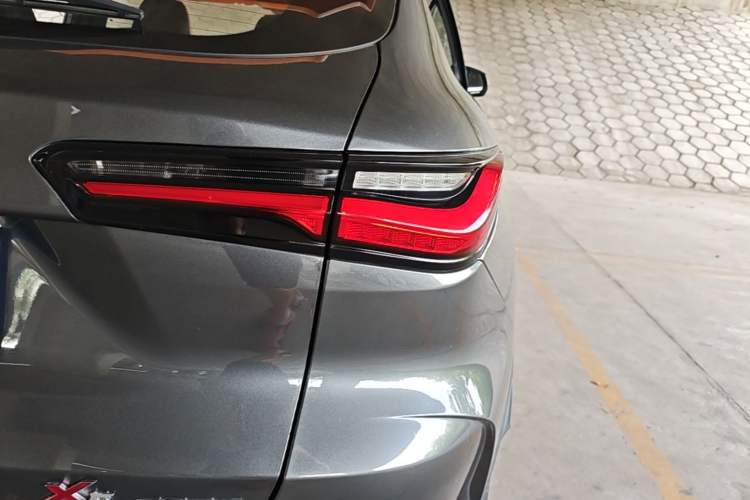 Used CHANGAN OSHAN X5 2022 Sport Edition 1.5T DCT Cyclone Assault Right Rear Taillight