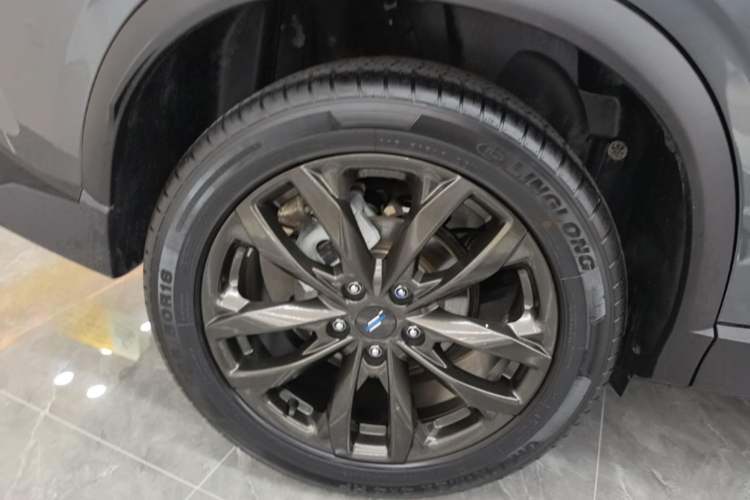 Used CHANGAN OSHAN X5 2022 Sport Edition 1.5T DCT Hurricane Sonic Right Rear Wheel Hub