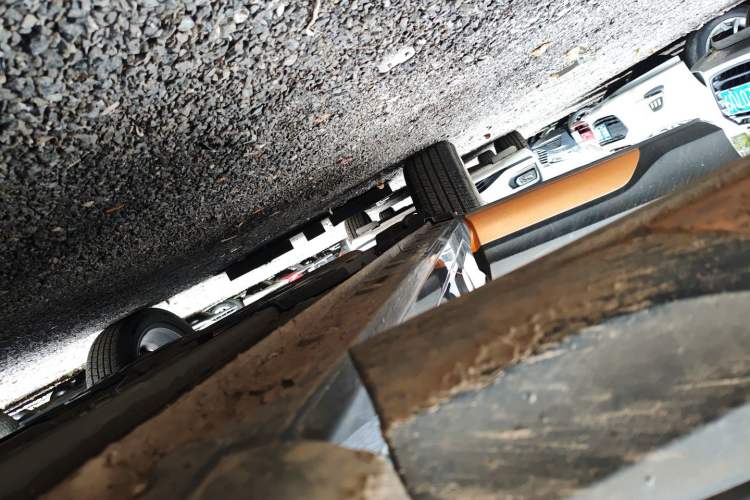 Used CHANGAN OSHAN X5 2022 Sport Edition 1.5T DCT Cyclone Assault Right Side Sill