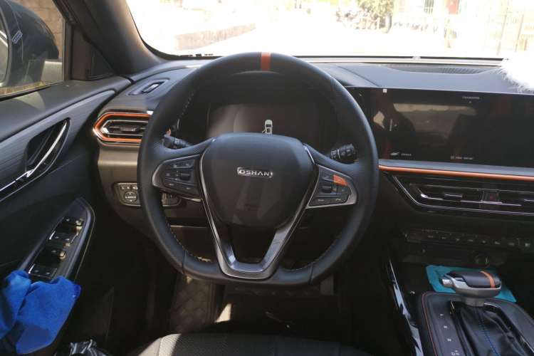 Used CHANGAN OSHAN X5 2022 Sport Edition 1.5T DCT Hurricane Sonic Steering Wheel