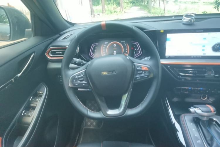 Used CHANGAN OSHAN X5 2022 Sport Edition 1.5T DCT Hurricane Sonic Steering Wheel