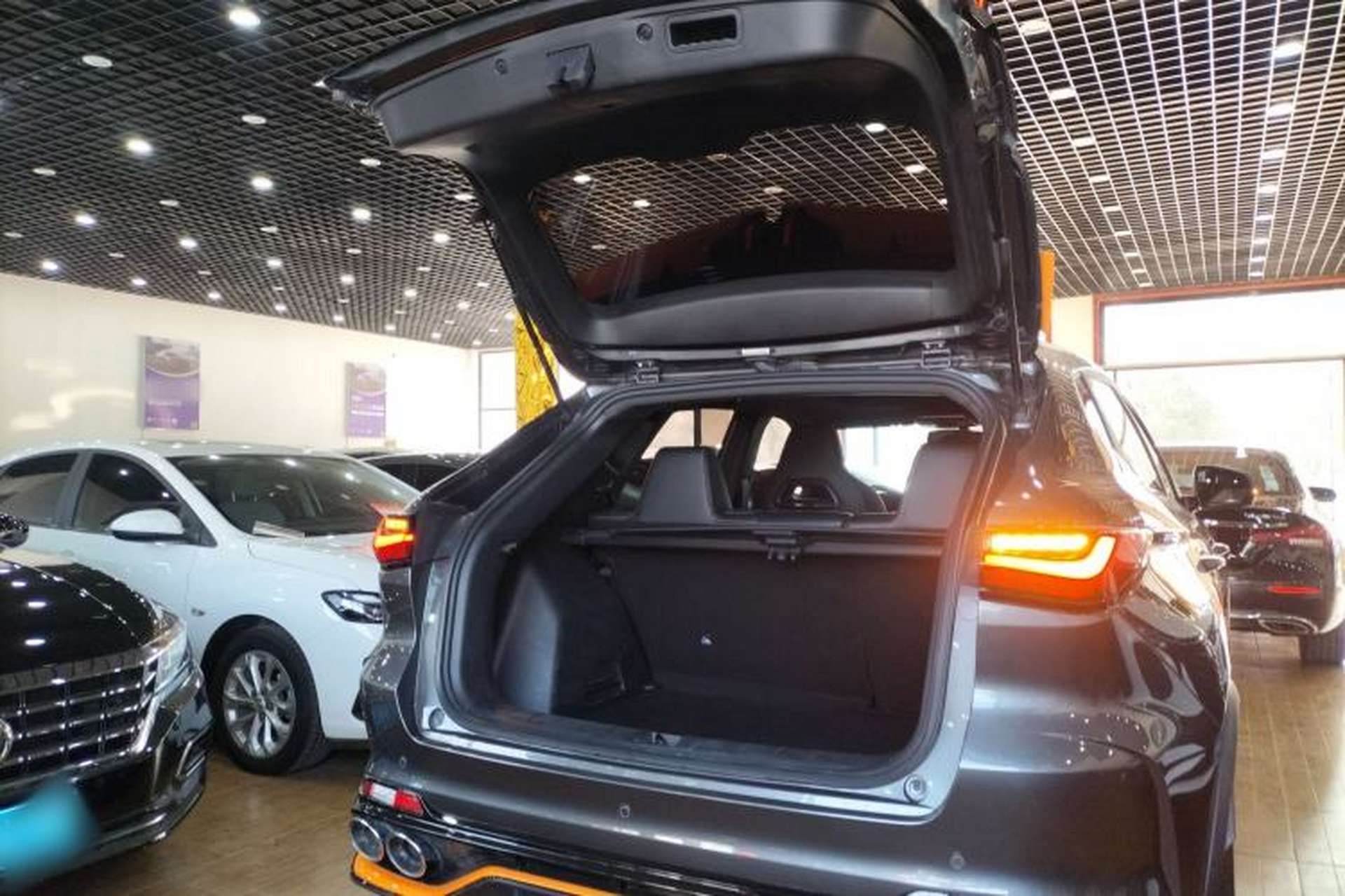Used CHANGAN OSHAN X5 2022 Sport Edition 1.5T DCT Hurricane Sonic Trunk