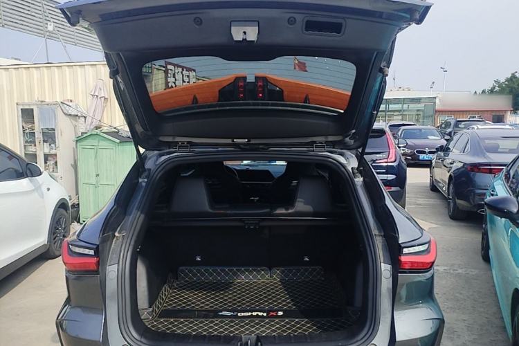 Used CHANGAN OSHAN X5 2022 Sport Edition 1.5T DCT Hurricane Sonic Trunk