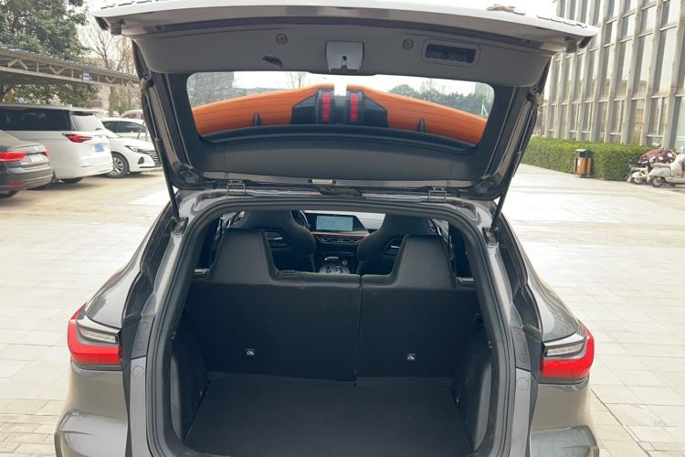 Used CHANGAN OSHAN X5 2022 Sport Edition 1.5T DCT Cyclone Assault Trunk