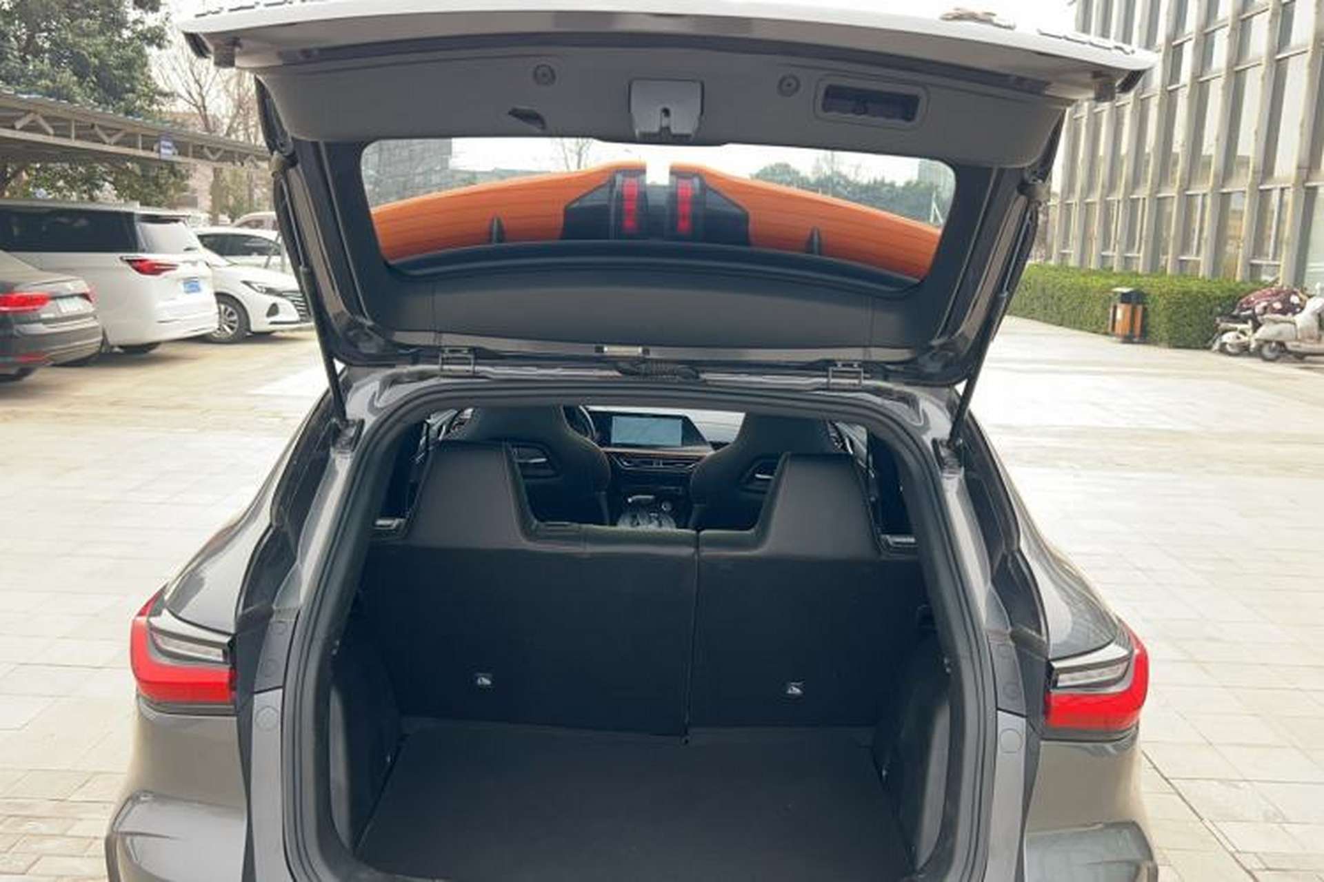 Used CHANGAN OSHAN X5 2022 Sport Edition 1.5T DCT Cyclone Assault Trunk