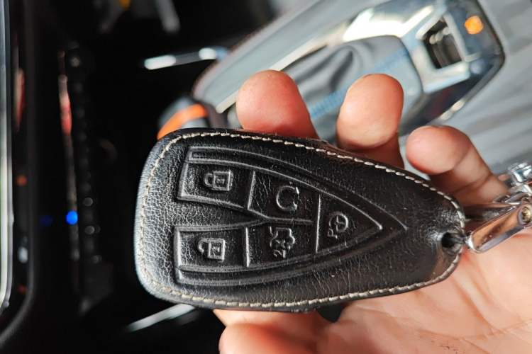 Used CHANGAN OSHAN X5 2022 Sport Edition 1.5T DCT Cyclone Assault Vehicle Key
