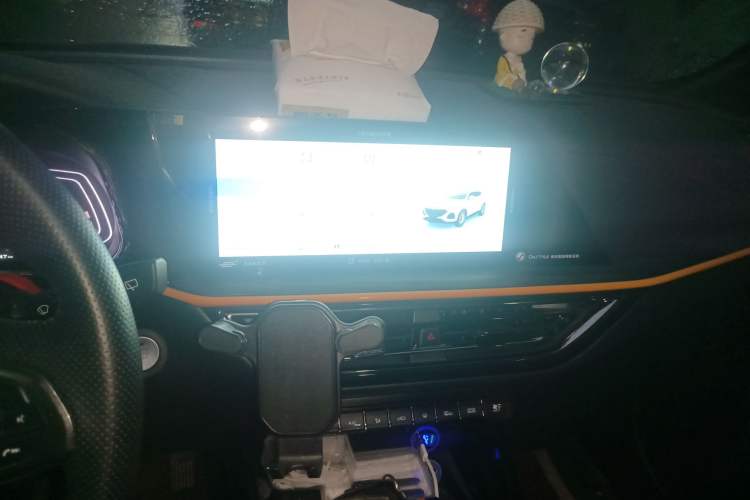 Used CHANGAN OSHAN X5 2022 Sport Edition 1.5T DCT Cyclone Assault Audio And AC Panel
