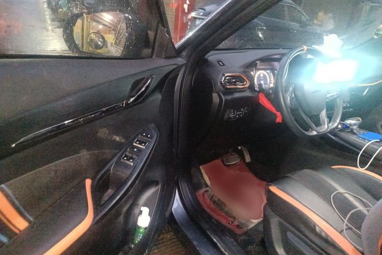 Used CHANGAN OSHAN X5 2022 Sport Edition 1.5T DCT Cyclone Assault Driver Seat