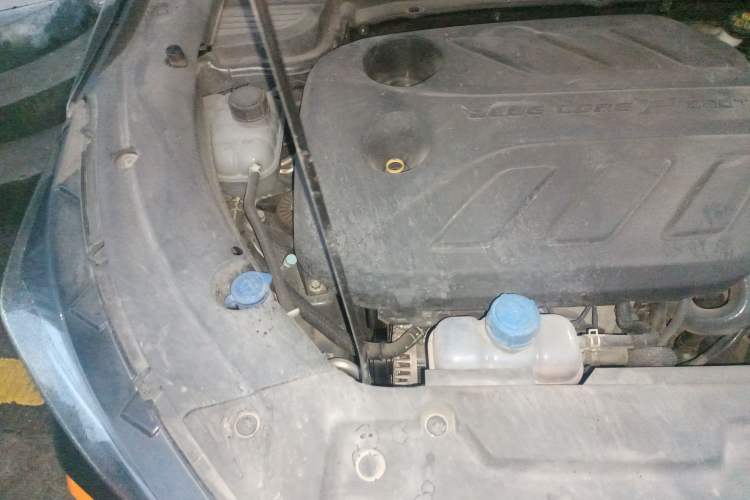 Used CHANGAN OSHAN X5 2022 Sport Edition 1.5T DCT Cyclone Assault Engine Bay Right