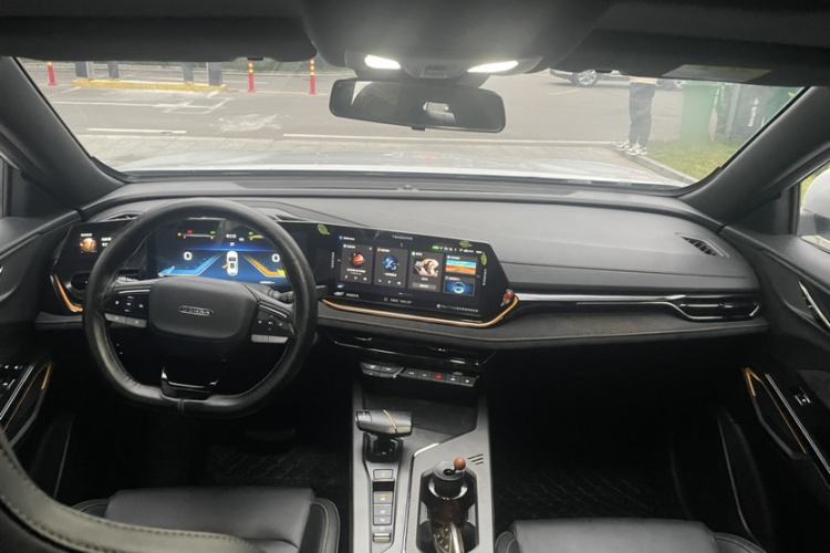 Used CHANGAN OSHAN X5 2022 Sport Edition 1.5T DCT Hurricane Sonic Interior 1