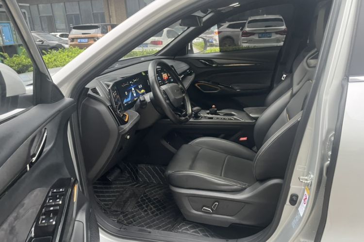 Used CHANGAN OSHAN X5 2022 Sport Edition 1.5T DCT Hurricane Sonic Interior 2