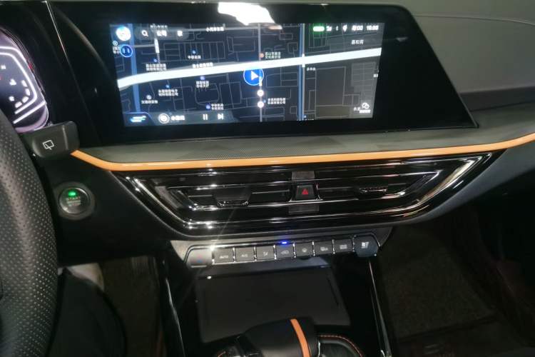 Used CHANGAN OSHAN X5 2022 Sport Edition 1.5T DCT Hurricane Sonic Audio And AC Panel