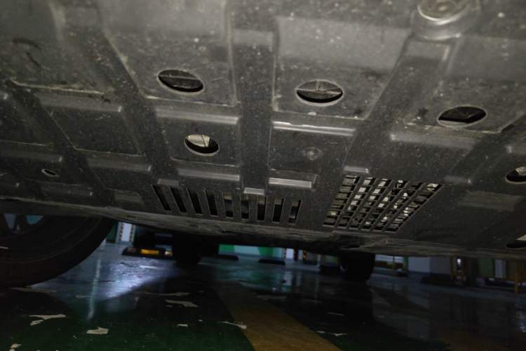 Used CHANGAN OSHAN X5 2022 Sport Edition 1.5T DCT Hurricane Sonic Chassis Front
