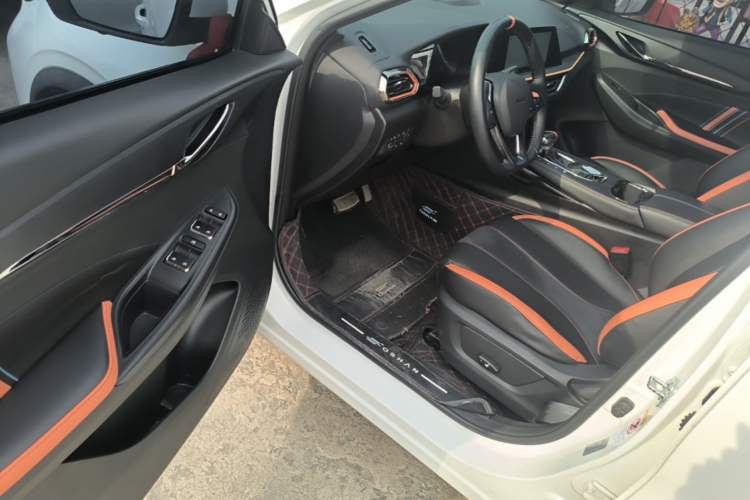 Used CHANGAN OSHAN X5 2022 Sport Edition 1.5T DCT Hurricane Sonic Driver Seat