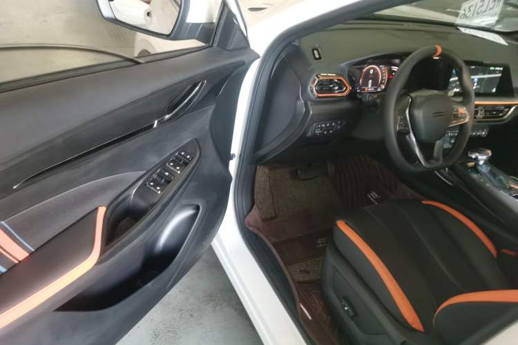 Used CHANGAN OSHAN X5 2022 Sport Edition 1.5T DCT Hurricane Sonic Driver Seat