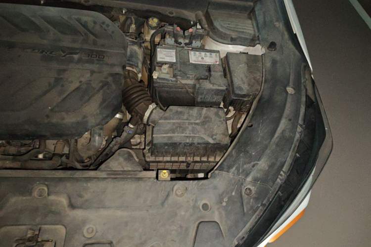 Used CHANGAN OSHAN X5 2022 Sport Edition 1.5T DCT Cyclone Assault Engine Bay Left