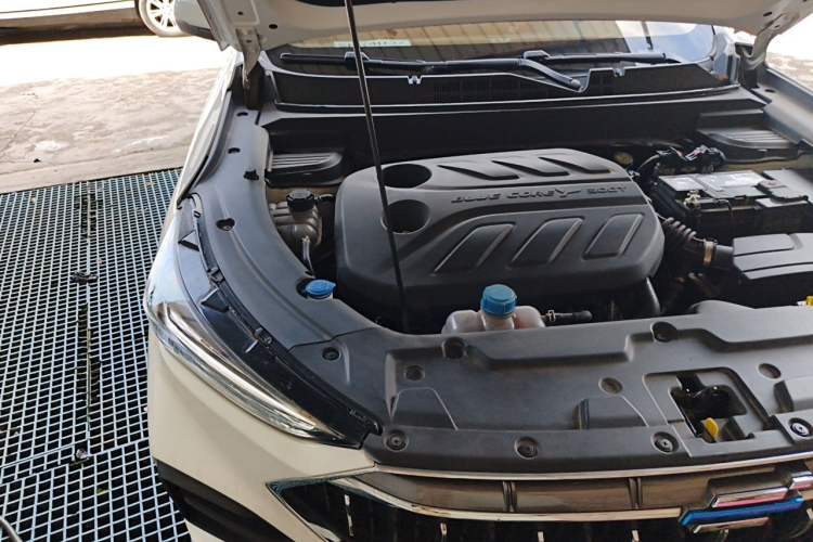 Used CHANGAN OSHAN X5 2022 Sport Edition 1.5T DCT Cyclone Assault Engine Bay Right