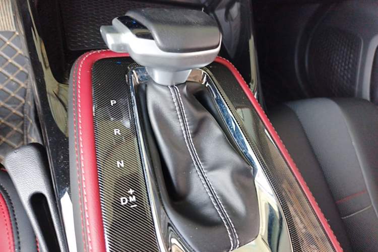 Used CHANGAN OSHAN X5 2022 Sport Edition 1.5T DCT Cyclone Assault Gear Lever