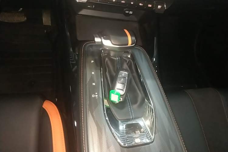 Used CHANGAN OSHAN X5 2022 Sport Edition 1.5T DCT Cyclone Assault Gear Lever