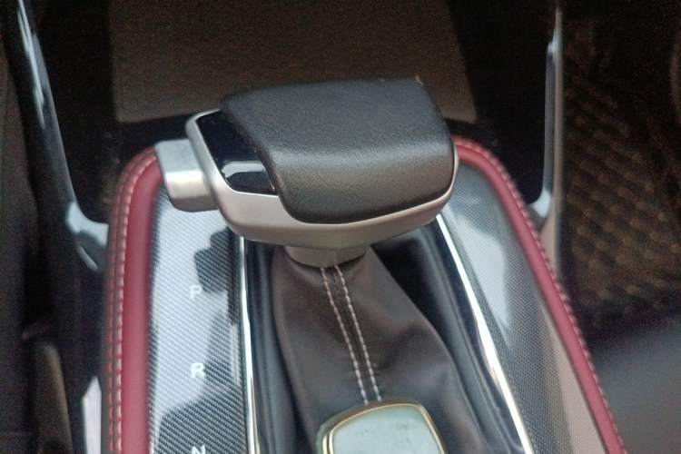 Used CHANGAN OSHAN X5 2022 Sport Edition 1.5T DCT Cyclone Assault Gear Lever