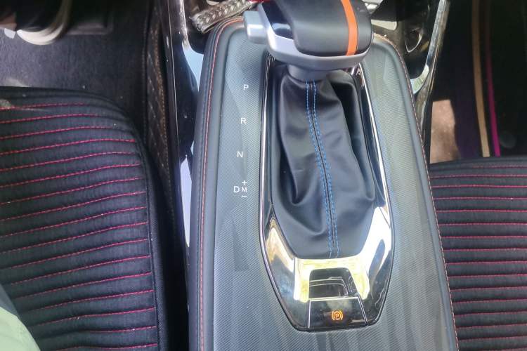 Used CHANGAN OSHAN X5 2022 Sport Edition 1.5T DCT Hurricane Sonic Gear Lever