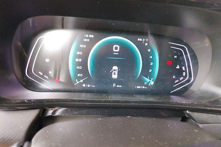Used CHANGAN OSHAN X5 2022 Sport Edition 1.5T DCT Cyclone Assault Instrument Cluster