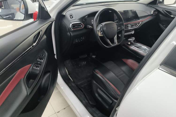 Used CHANGAN OSHAN X5 2022 Sport Edition 1.5T DCT Cyclone Assault Interior 2