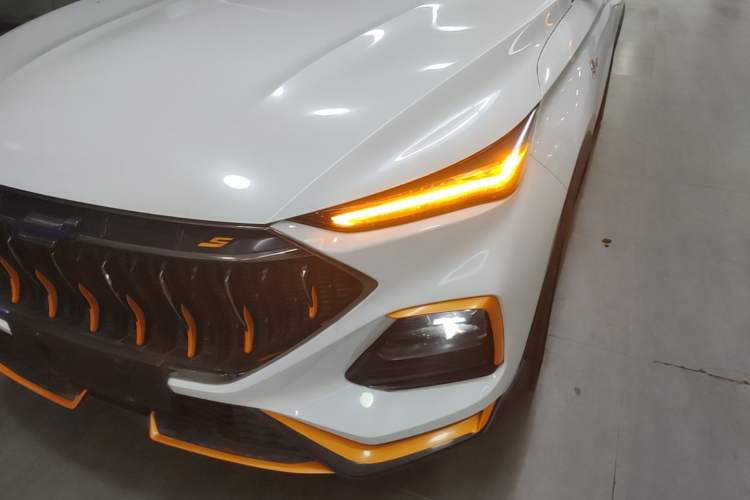 Used CHANGAN OSHAN X5 2022 Sport Edition 1.5T DCT Hurricane Sonic Left Front Headlight