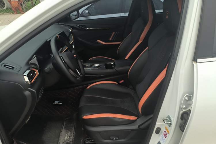 Used CHANGAN OSHAN X5 2022 Sport Edition 1.5T DCT Hurricane Sonic Left Front Seat