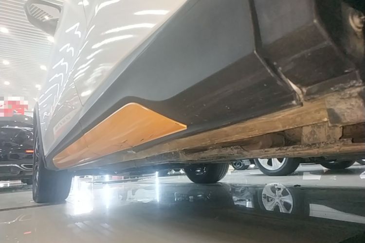 Used CHANGAN OSHAN X5 2022 Sport Edition 1.5T DCT Cyclone Assault Left Side Sill