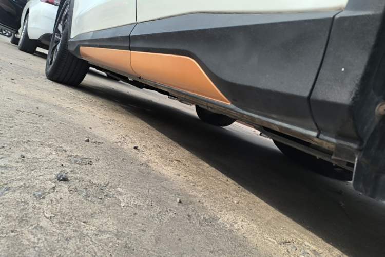 Used CHANGAN OSHAN X5 2022 Sport Edition 1.5T DCT Hurricane Sonic Left Side Sill