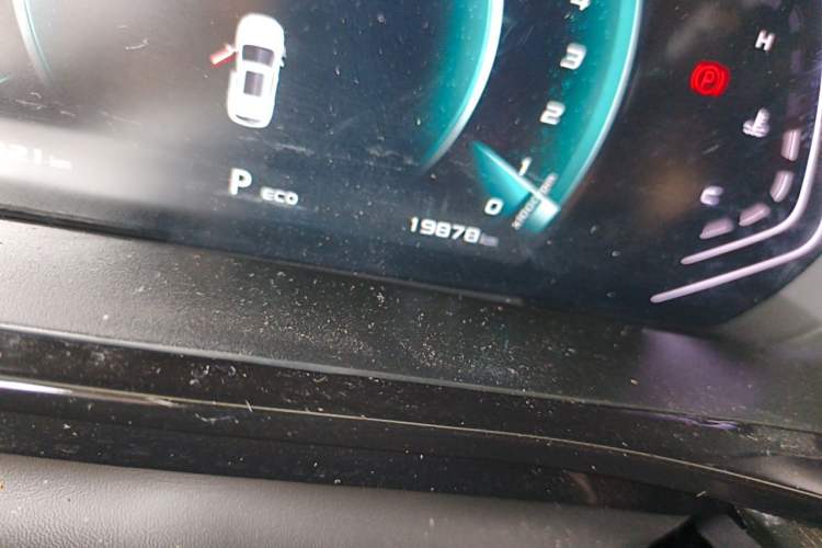Used CHANGAN OSHAN X5 2022 Sport Edition 1.5T DCT Cyclone Assault Odometer Close Up