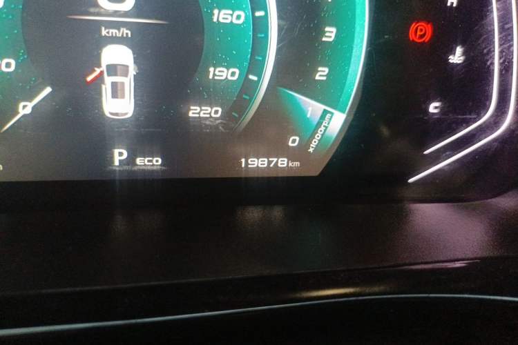 Used CHANGAN OSHAN X5 2022 Sport Edition 1.5T DCT Cyclone Assault Odometer Close Up