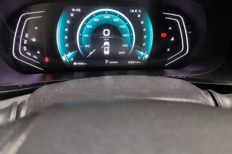 Used CHANGAN OSHAN X5 2022 Sport Edition 1.5T DCT Cyclone Assault Odometer Close Up