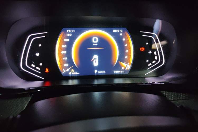 Used CHANGAN OSHAN X5 2022 Sport Edition 1.5T DCT Cyclone Assault Odometer Close Up