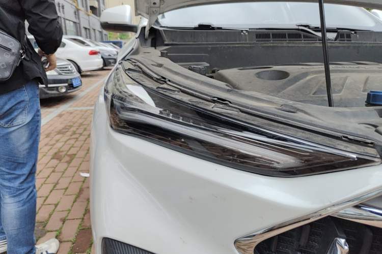 Used CHANGAN OSHAN X5 2022 Sport Edition 1.5T DCT Cyclone Assault Right Front Headlight