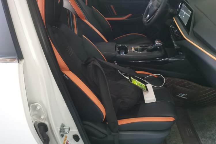 Used CHANGAN OSHAN X5 2022 Sport Edition 1.5T DCT Hurricane Sonic Right Front Seat