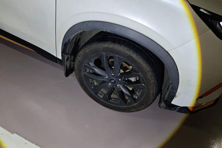 Used CHANGAN OSHAN X5 2022 Sport Edition 1.5T DCT Cyclone Assault Right Front Wheel Hub