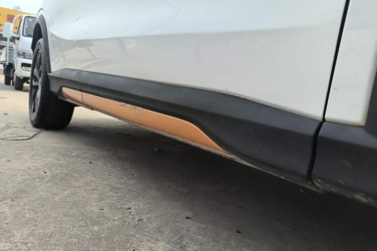 Used CHANGAN OSHAN X5 2022 Sport Edition 1.5T DCT Hurricane Sonic Right Side Sill
