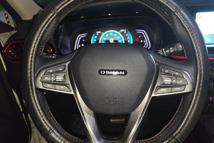 Used CHANGAN OSHAN X5 2022 Sport Edition 1.5T DCT Hurricane Sonic Steering Wheel