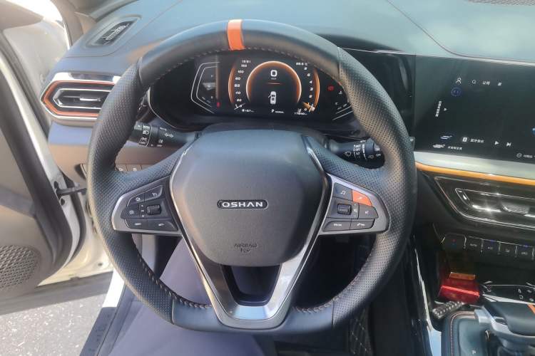 Used CHANGAN OSHAN X5 2022 Sport Edition 1.5T DCT Hurricane Sonic Steering Wheel